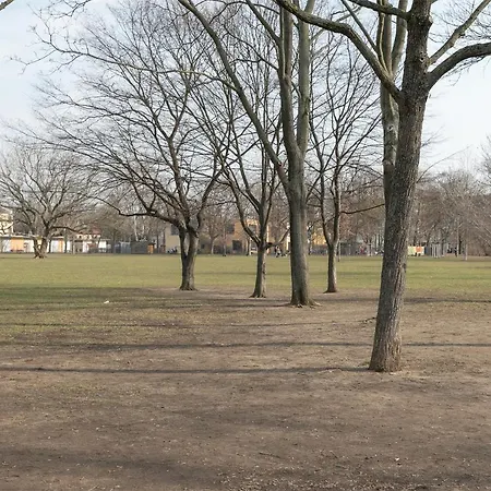 Bischof Am Alaunpark, Neustadt 公寓